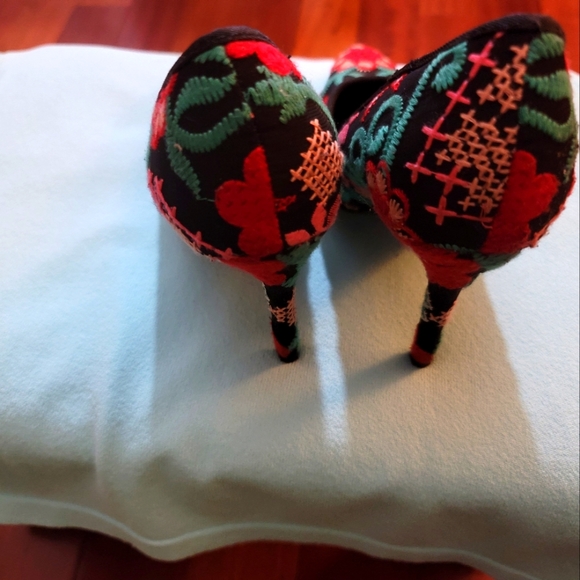 Charles by Charles David - Picture 3 of 6